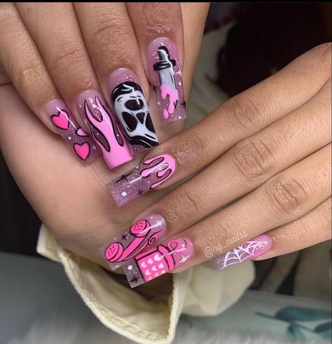 Scream Nails Pink And Black, Nail Ideas Scream, Valentines Scream Nails, Ghostface Valentine Nails, Ghost Face Valentines Day Nails, Pink Horror Nails, Ghostface Acrylic Nails, Ghostface Nail Art, No You Hang Up Scream Nails