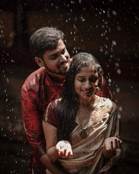 Kerala Wedding Styles on Instagram: “@wedding_stories_by_hari #keralaweddingstyles #bridesofkerala #bridaljwellery#bridaldiaries…” Couple In Rain, Kerala Wedding Photography, Kerala Wedding, Indian Wedding Couple Photography, Pre Wedding Photoshoot Outdoor, Romantic Couples Photography, Pre Wedding Poses, Bridal Pictures, Wedding Couple Poses Photography