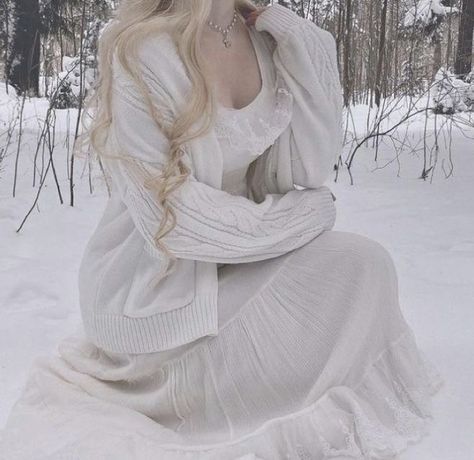 Russian Winter, Winter Princess, Snow Princess, Snow Fairy, Snow Girl, Winter Fairy, I Love Winter, Angel Aesthetic, Snow Angels