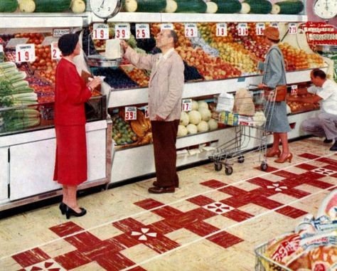 Inside vintage grocery stores & old-fashioned supermarkets of yesteryear - #grocerystores #supermarkets #supermarket #vintage #retro #cashregisters #vintagestores #groceryshopping #clickamericana Vintage Supermarket, Pyrex Display, Vintage Grocery, Grocery Supermarket, Saigon Vietnam, Cheese Shop, South Vietnam, Vintage Shopping, Grand Bazaar