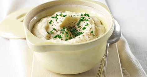 With its creamy texture and subtle flavour, celeriac puree is a delicious and low carb alternative to mashed potato. Chicken Stock Substitute, Celeriac Puree, Recipes For Lent, Celery Root Puree, Lent Recipes, Carb Alternatives, Celery Root, Meatless Recipes, Low Carb Sides