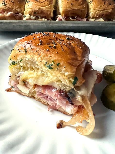 Deli Ham Recipes, Best Ham And Cheese Sliders, Horseradish Mayo, Ham And Cheese Sandwiches, Ham Sliders, Ham And Cheese Sliders, Carmelized Onions, Cheese Sliders, Cheese Sandwich Recipes