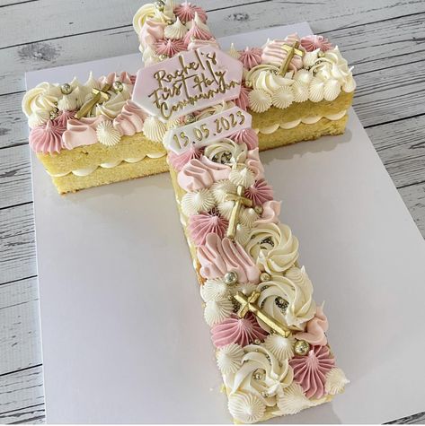 Christening Cake Girls, Baptism Cupcakes, Confirmation Cake, Recuerdos Primera Comunion Ideas, Holy Communion Cakes, Confirmation Party, Cross Cakes, Confirmation Cakes, First Communion Cake