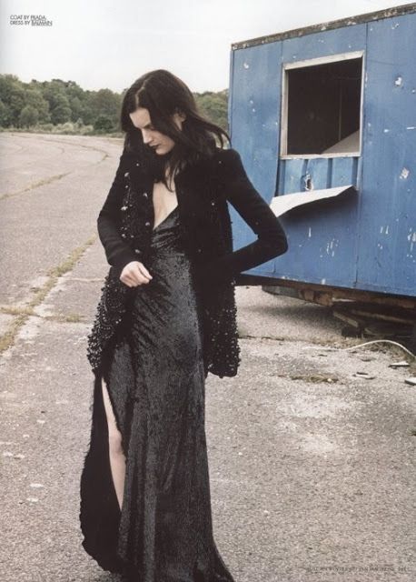 . Black Velvet Gown, Boho Goth, Tokyo Street Fashion, Velvet Gown, Goth Aesthetic, Looks Black, Grunge Goth, Long Black Dress