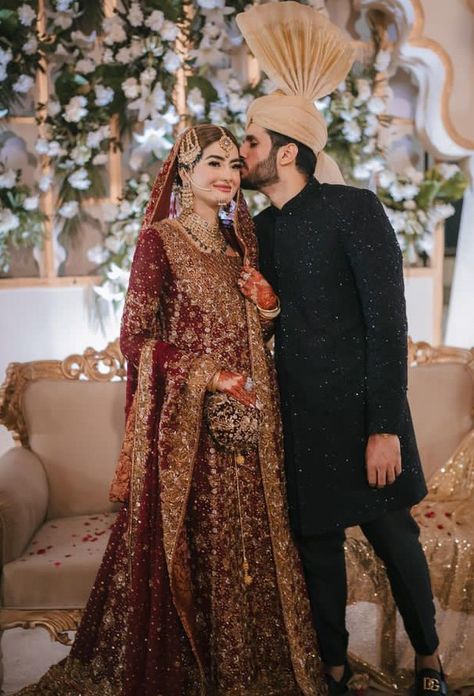 Wedding Dress Couple Indian, Barat Couple Dresses Pakistani, Pakistani Wedding Functions, Barat Groom Dress, Black Groom Sherwani, Barat Brides Pakistani Bridal, Pakistani Barat Brides, Groom Pakistani Wedding Outfits, Black Sherwani Groom Pakistani