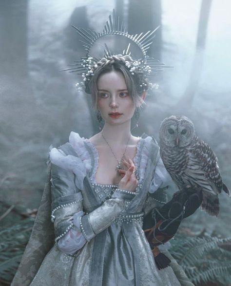 Queen Astraea, Enchanted Wood, Simple Portrait, Queen Photos, Gown Inspiration, Fantasy Collection, A Dream Come True, Instagram Photo Inspiration, Gowns Of Elegance