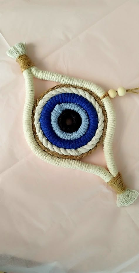 Evil Eye Macrame, Evil Eye Wall Hanging, Free Macrame Patterns, Macrame Dream Catcher, Cute Masks, Towel Animals, Bohemian Christmas, Boho Crafts Diy, Small Macrame