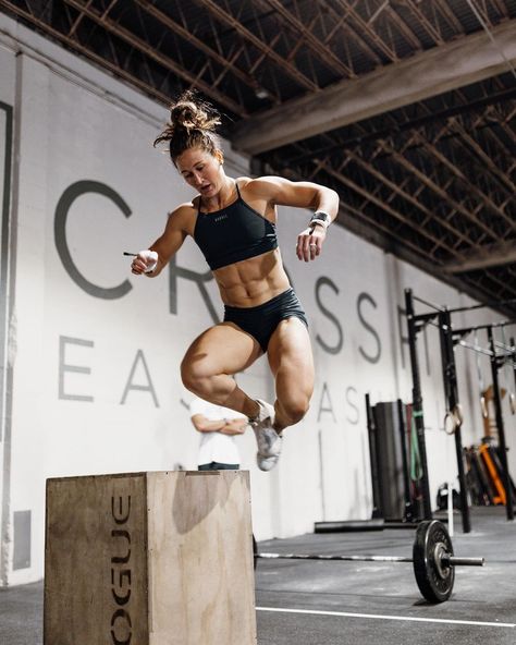 Tia-Clair Toomey-Orr on Instagram: “It’s the weekend! Which means ALL the training with my @prvnfitness team. #PRVN” Crossfit Motivation Women, Tia Clair Toomey, Crossfit Body, Workout Pics, Crossfit Inspiration, Fitness Vision Board, Crossfit Motivation, Crossfit Women, Squat Workout