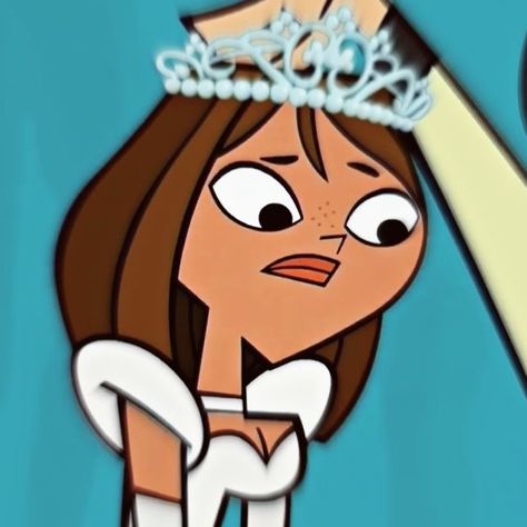 Courtney And Duncan Matching Pfp, Total Drama Courtney Icon, Princess Courtney Total Drama, Courtney Total Dramarama, Courtlynn Total Drama, Courtly Total Drama, Courtney Pfp Total Drama, Courtney Tdi Pfp, Courtney Total Drama Pfp