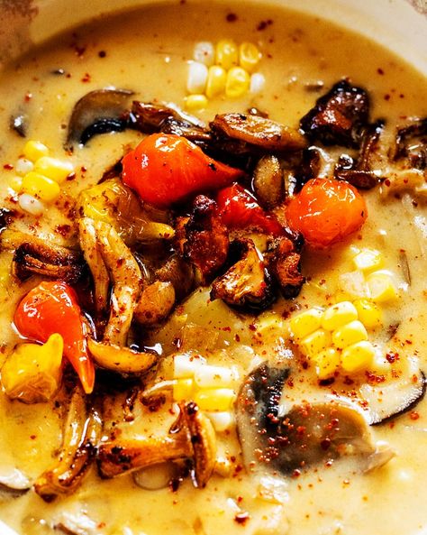 Mushroom And Corn Recipes, Mushroom Chowder Recipes, Corn And Mushroom Soup, Corn And Mushroom Recipe, Summer Mushroom Recipes, Mushroom Corn Chowder, Mushroom Chowder, Vegetarian Corn Chowder, Homemade Mushroom Soup