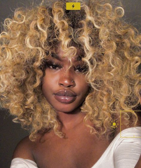 Free Kisses, Dyed Curly Hair, Natural Afro Hairstyles, Hair Dark, Dyed Natural Hair, Honey Blonde Hair, Hair Laid, Cornrow Hairstyles, Hair Inspo Color