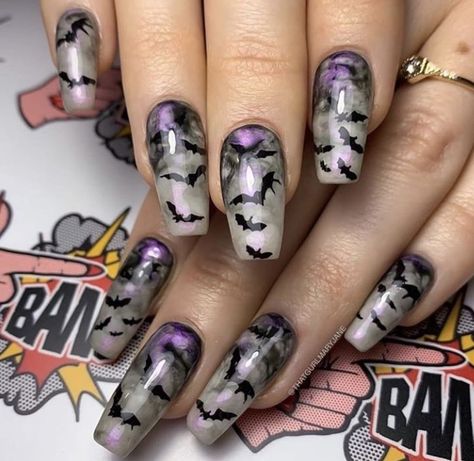 50 Fun Nail Arts For Halloween 2020 - The GlossychicFacebookTwitterEmailPinterestMIXWhatsAppLinkedInFlipboard Ongles Halloween, Black Halloween Nails, Holloween Nails, Spooky Nails, Witch Nails, Nail Goals, Halloween Nails Easy, Halloween Acrylic Nails, Pumpkin Nails