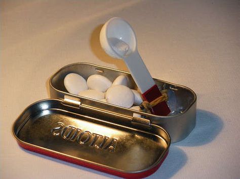 DIY Pocket Sized Minty Catapult by scooter76, instructables DIY #Altoid_Tin #Catapult #scooter76 #instructables Weird Gadgets, Diy Pocket, Altoids Tin, Altoid Tin, Altoids Tins, Altered Tins, Mint Tins, Small Tins, Tin Boxes