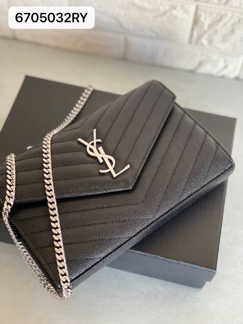 Ysl Silver Bag, Saint Laurent Bag Outfit, Saint Laurent Woc, Ysl Woc, Ysl Envelope Bag, Black Bag Outfit, Ysl Wallet On Chain, Ysl Clutch, Ysl Saint Laurent