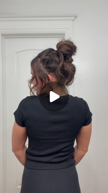 Cambree | Utah Cosmetologist on Instagram: "happy thursday! ✨  another take at the delaney childs messy bun! 😁  i love this hairstyle! it’s so flattering and it’s perfect for dressing up or down! 🫶🏻  plus it’s so easy and honestly looks better than more messy it is! 🥰  #utah #utahcosmetologist #hairtok #hairschool #easyhairstyles #easyhairstylesforgirls #viral" Delaney Childs Messy Bun, Delaney Childs Bun, Delaney Childs, Hair School, Bun Updo, Dressing Up, Happy Thursday, Messy Bun, Easy Hairstyles