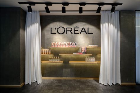 L'Oreal Offices - Belgrade - 2 Loreal Office Interior, Pinterest Vision Board, Startup Office, Office Photo, Belgrade Serbia, Curtain Track, Open Office, Office Snapshots, Office Interior