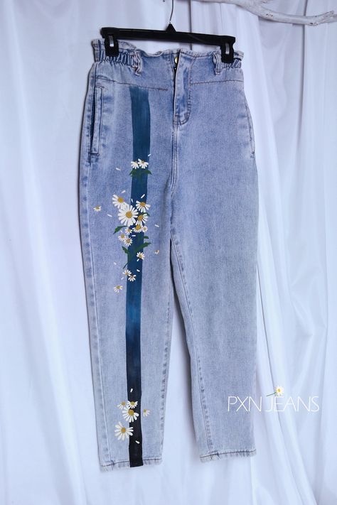 Painting On Jean Pockets, Painted Jeans Pocket, Paint On Pants, Painting On Pants, Painted Trousers, Jeans Painting, Daisy Jeans, Bespoke Denim, Hand Painted Jeans