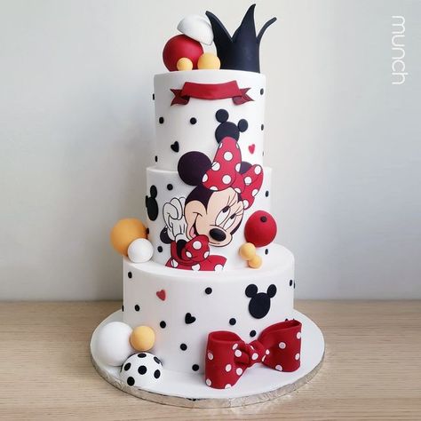 Mickey Minnie Mouse Cake, Mickey Minnie Cake, Minnie Mouse Cakes, Minnie Mouse Birthday Cake, Minnie Mouse Cake Design, 1st Birthday Cake Designs, Mickey And Minnie Cake, Mickey Mouse Birthday Cake, Bolo Minnie