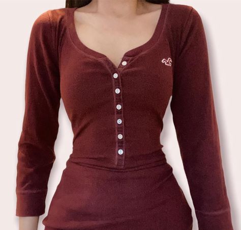 Hollister Henley Top Outfit, Henley Top Outfit, Desired Body, Top Outfit, Cute Fit, Henley Top, Cozy Outfit, Really Cute Outfits, 2000s Fashion