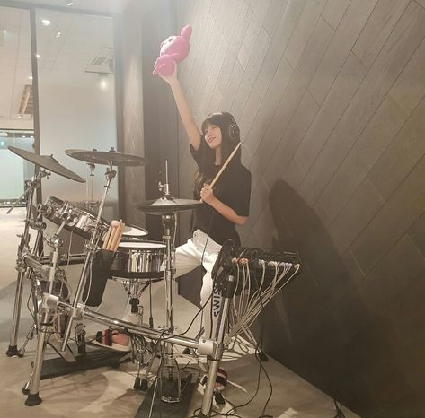 Drums Girl, Learn Drums, Female Drummer, Band Kid, Drum Lessons, How To Play Drums, K Pop Star, I'm With The Band, Twice Kpop