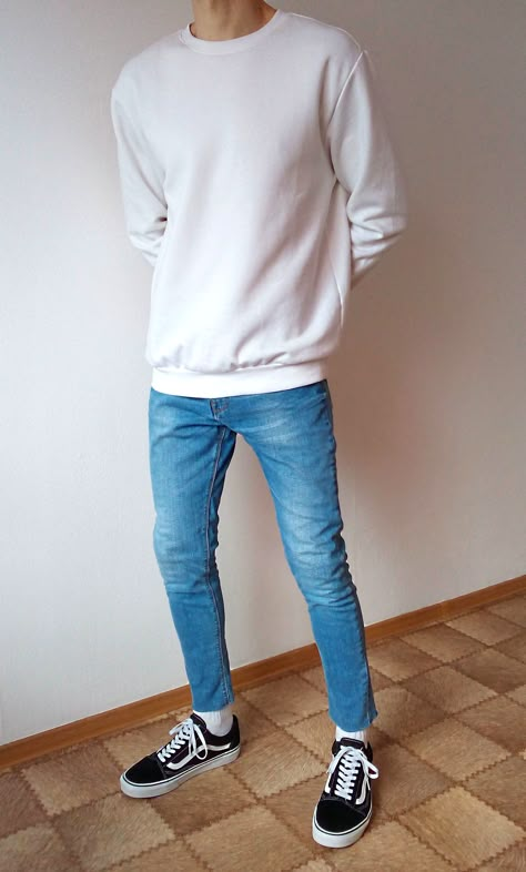 Aesthetic Jeans Outfit, Vans Outfit Men, Outfit Vans, Aesthetic Jeans, Vans Outfit, Tokyo Street Fashion, Style Indie, Mens Trendy Outfits, Outfit Jeans