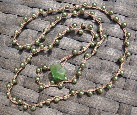 Crochet Beaded Necklace, Crochet Jewelry Patterns, Crochet Bracelet, Olive Green Color, Bead Crochet, Bijoux Diy, Crochet Accessories, Crochet Jewelry, Jewelry Patterns