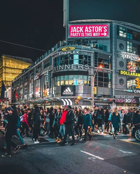 Yonge Dundas Square Toronto, Toronto Street Photography, Toronto Street, Yonge Street, Sneaker Design, Street Photo, City Skyline, Design Inspo, Montreal