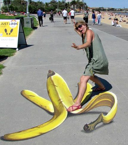 Ulla Taylor 3D banana peel pavement art 3d Sidewalk Art, Street Chalk Art, Street Art Illusions, Pavement Art, 3d Chalk Art, Sidewalk Chalk Art, Sidewalk Art, Banana Art, 3d Street Art