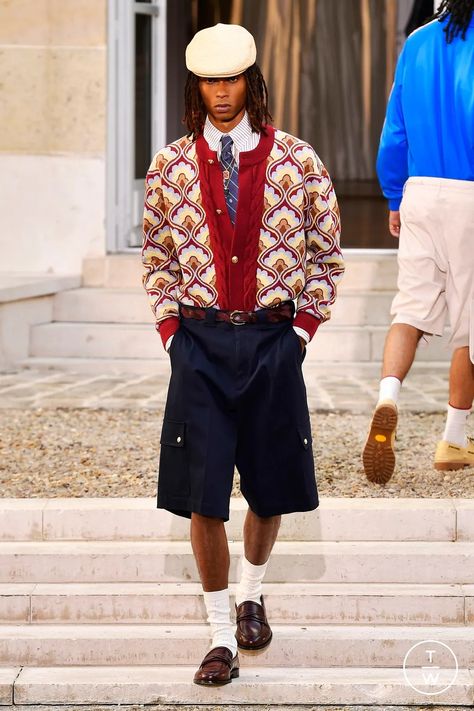 Tagwalk: The Fashion Search Engine Men Preppy Outfits, Paris Winter Street Style, Preppy Outfits Men, Formal Streetwear, Fashion Models Men, Preppy Mens Fashion, Preppy Men, Street Fashion Men Streetwear, Mens Fashion Streetwear