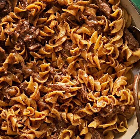 Amish Beef And Noodles Recipe, Amish Beef And Noodles, Beef And Noodles Recipe, Red Wine Beef Stew, Beef Rump Roast, Beef Rump, Homemade Comfort Food, Slow Cooked Beef, Amish Recipes