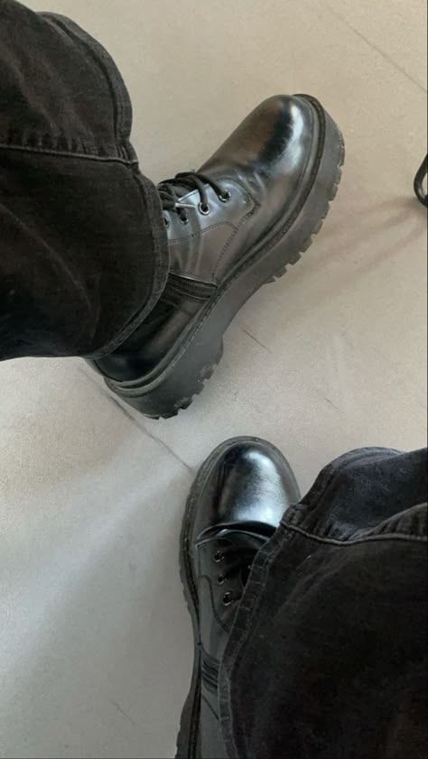 Men Boots Aesthetic, Tristan Caine The Predator, Dr Martens Men Outfit, Tristan Caine, Eboy Aesthetic, The Reaper, The Predator, Back In Black, Cora Reilly