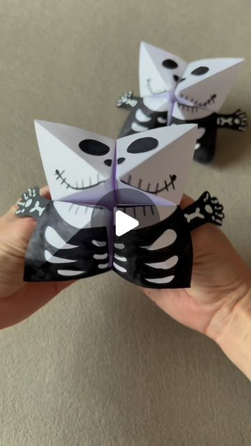 Spooky Scary Skeletons, Andrew Gold, Halloween Origami, Halloween Cake Decorating, Halloween Class Party, Paper Folding Crafts, October Crafts, Diy Halloween Projects, Fall Crafts For Kids