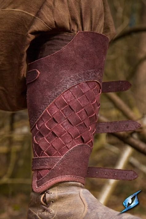 Leather Greaves, Armour Reference, Leatherworking Ideas, Larp Costumes, Medieval Boots, Santa Claus Suit, Fantasy Items, Ren Fair, Ren Fest