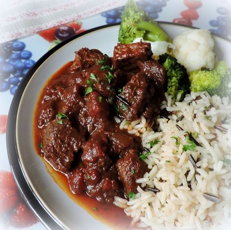 Merlot Beef Ragout | The English Kitchen Beef Merlot Recipe, Beef Merlot, Beef Ragout, The English Kitchen, Good Recipe, Healthy Beef, English Kitchen, Dinner Entrees, Broccoli Beef