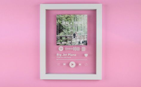 Spotify Glass Artwork on Cricut [Free SVG template] Spotify Artwork, Glass Album Cover, Spotify Glass Art, Spotify Picture, Bts Sketch, Cut Crafts, Floating Picture Frames, Hangout Room, Diy Picture Frames