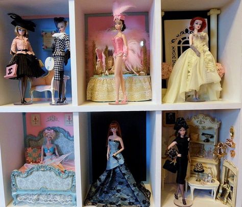 Barbie Display, Dollhouse Decorating, Doll Museum, Doll House Wallpaper, Finding Myself, Fashion Displays, Barbie Wedding Dress, Barbie Room, Barbie Collector Dolls