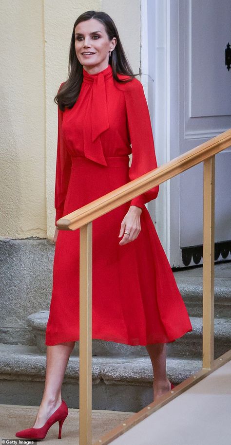 Princess Letizia Style, Queen Letizia Outfits, Queen Outfits Royal, Crimson Dress, Queen Outfits, Black Dress With Sleeves, Classy Wedding Dress, Elegant Dresses Classy, Looking Dapper