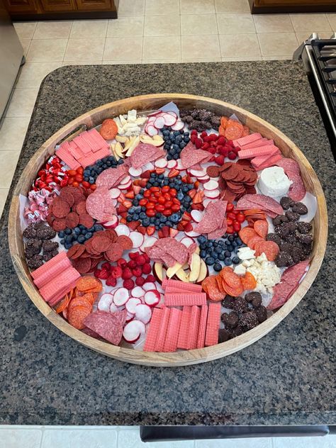 Pink Food Tray Ideas, Red And Pink Food, Barbie Movie Night Snacks, Pink Food Ideas For Party, Pink Foods For Color Party, Barbie Appetizers, Barbie Charcuterie, Pink Food Board, Pink Charcuterie Board