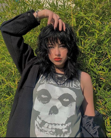 Black Hair Bangs, Shaggy Long Hair, Short Grunge Hair, How To Cut Bangs, Alt Girls, Haircut Inspiration, Punk Hair, Wolf Cut, Cut Her Hair