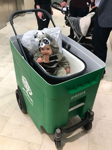 When It’s Halloween And Your Daughter Is Teething, You Play To Her Strengths Stroller Costume, Baby Float, Baby Kostüm, Family Costumes, Family Halloween Costumes, Cute Halloween Costumes, Halloween 2024, Baby Halloween Costumes, First Halloween