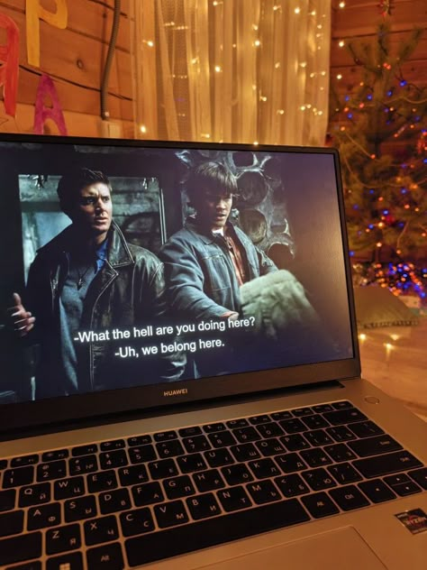 Dean Winchester, Sam Winchester, supernatural 🖤 Supernatural Poster Aesthetic, Dean Winchester Christmas, Spn Shifting, Christmas Supernatural, Sam Winchester Aesthetic, Dean Winchester Season 1, Supernatural Diy, Dean Winchester Aesthetic, Dean And Sam Winchester