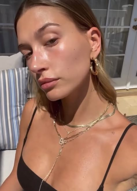 Picture of Hailey Bieber with a lot of jewellery on. Hailey Baldwin Street Style, Hailey Bieber Style, Hailey Baldwin Style, Hailey Baldwin, Evil Eye Necklace, Shop Products, Hailey Bieber, Eye Necklace, Dainty Jewelry