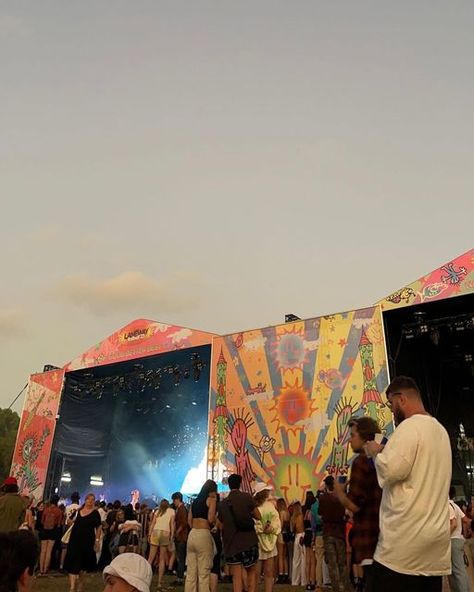 Film Festival Aesthetic, Summer Festival Aesthetic, Future Moodboard, Laneway Festival, Festival Australia, Music Festival Aesthetic, Uk Festival, Action Board, Festival Fits