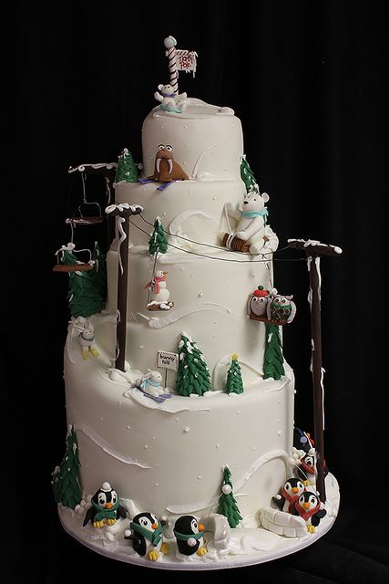 ski slope cake Super Torte, Winter Torte, Snow Cake, Christmas Wedding Cakes, Ski Slope, Winter Wedding Cake, Christmas Cake Decorations, Xmas Cake, Winter Cake