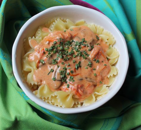 Vermouth Sauce, Pasta With Mushrooms, Pink Sauce, Night Food, Bowtie Pasta, Mushroom Pasta, Grape Tomatoes, Happy Dance, Vermouth