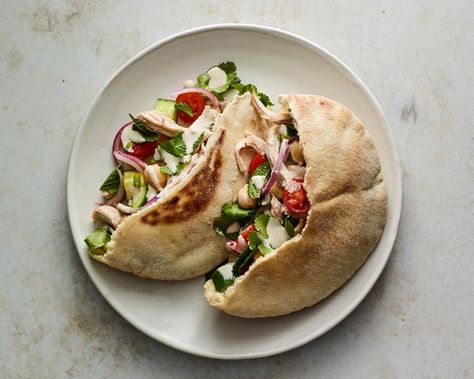 Turkey Pita, Stuffed Pita, Chile Recipe, Pulled Turkey, Tomato And Onion Salad, Pita Recipes, Tahini Recipe, Sausage Gumbo, Pomegranate Salad