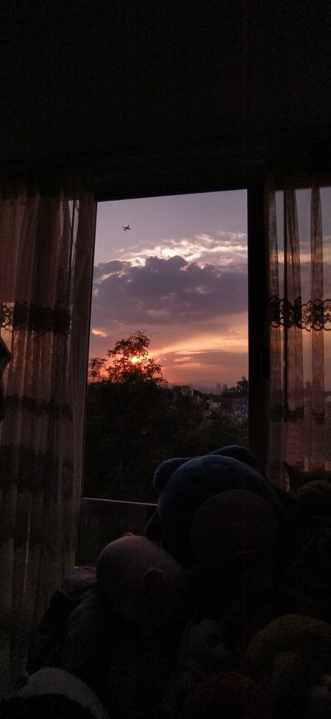 Un atardecer en mi ventana ♡ Ventana Aesthetic, Fleeting Moment, Deja Vu, Aesthetic Photo, Tik Tok, Vision Board, In This Moment, Collage, Pins