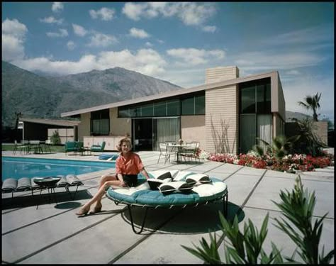 This photo is the real thing.  It was taken around 1960 when these were being built in Palm Springs, California.  The roof shape has fondly defined this as a Butterfly Alexander.  Alexander Construction built these but they were designed by architect William Krisel. Palm Springs Architecture, Alexander Home, Butterfly Roof, John Lautner, Palm Springs Style, Modern Architects, Mid Century Architecture, Architectural Photographers, Mid Century Mod