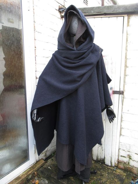 Kermit Memes, Poncho Cloak, Ancient Greek Clothing, Cloak Outfit, Boiled Wool Fabric, Medieval Cloak, Strega Fashion, Aged Clothing, Goth Shoes