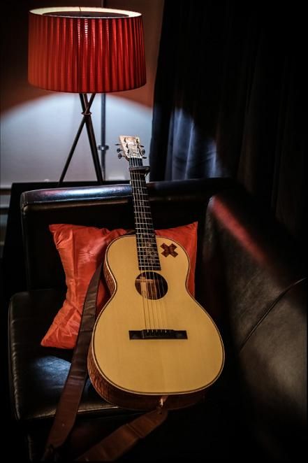 Ed Sheeran Guitar Christie Goodwin Ed Sheeran Guitar, Music Silhouette, Guitar Tattoo, Guitar Obsession, Fan Girl, Ed Sheeran, Best Photos, Fangirl, Musician